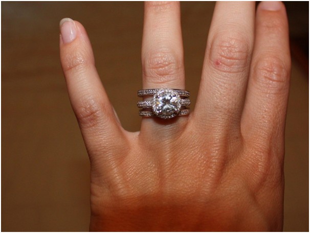 Кольца с бриллиантами - как выбрать кольца с бриллиантами (фото), 4 главных свойства камней, сертификация и уход