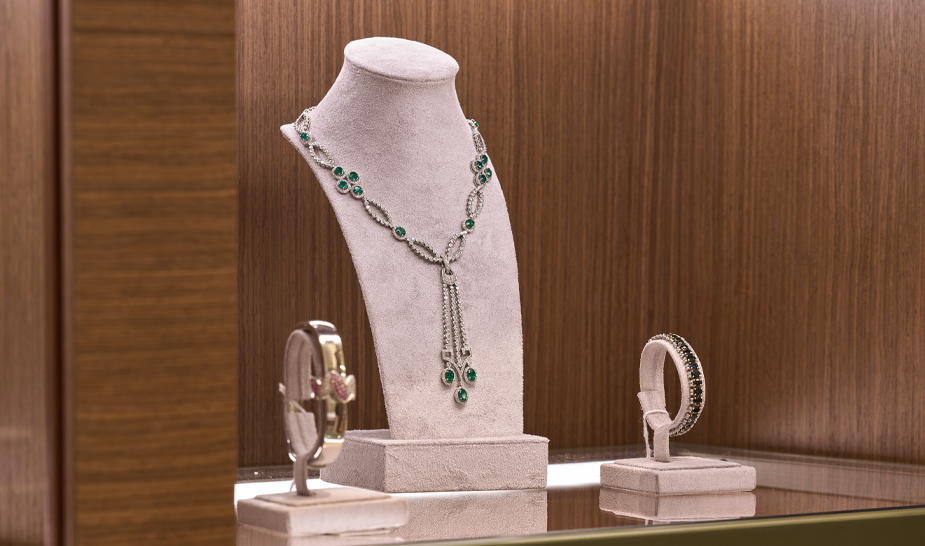 Где выгодно продать украшения Van Cleef & Arpels и сохранить их стоимость?