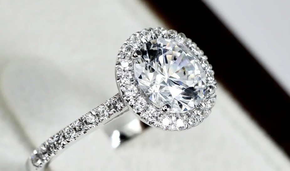 Где выгодно  продавать брендовые украшения: как заработать на Chopard, Cartier или Van Cleef и извлечь из этого максимальную выгоду