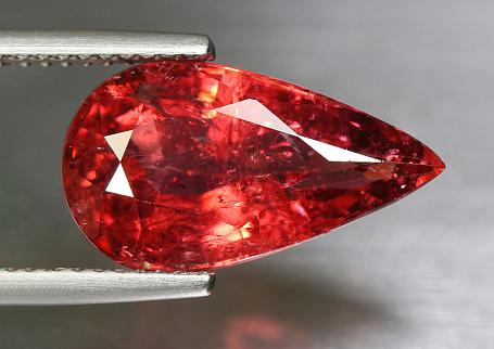 Камни для знака зодиака Водолей: талисманы и обереги на 2026 год